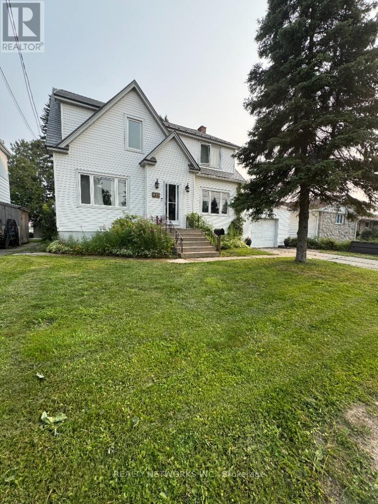 621 HOWARD AVENUE