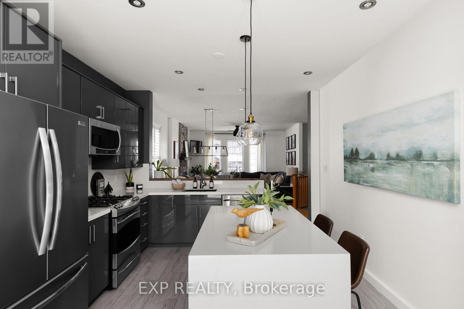 31 TANGLEWOOD CRESCENT