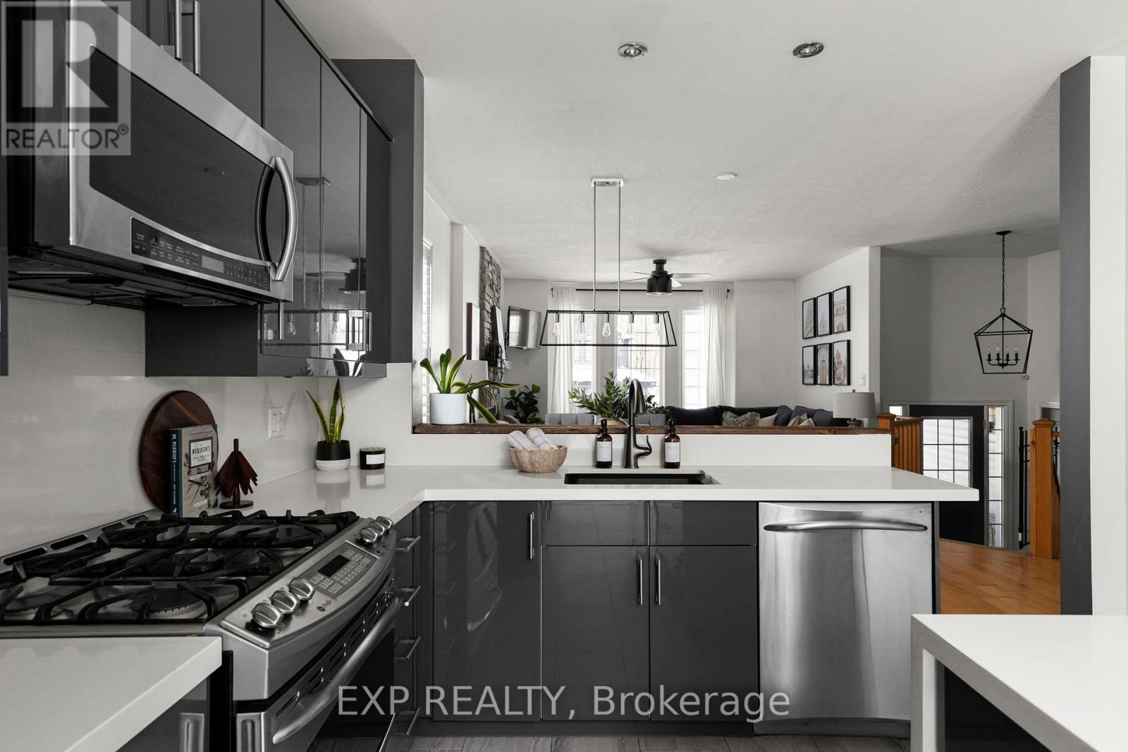 31 TANGLEWOOD CRESCENT