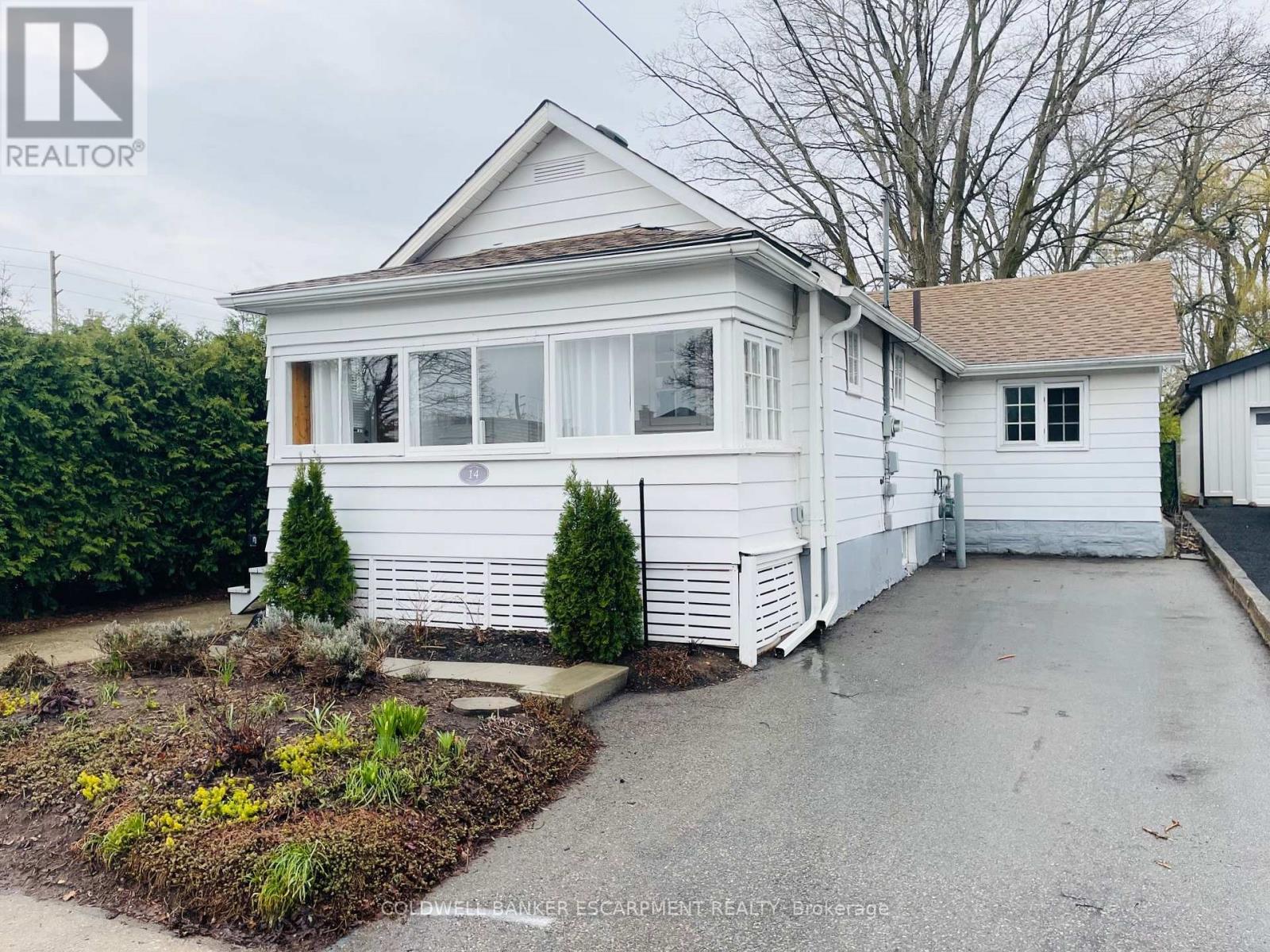 14 LAURINE AVENUE