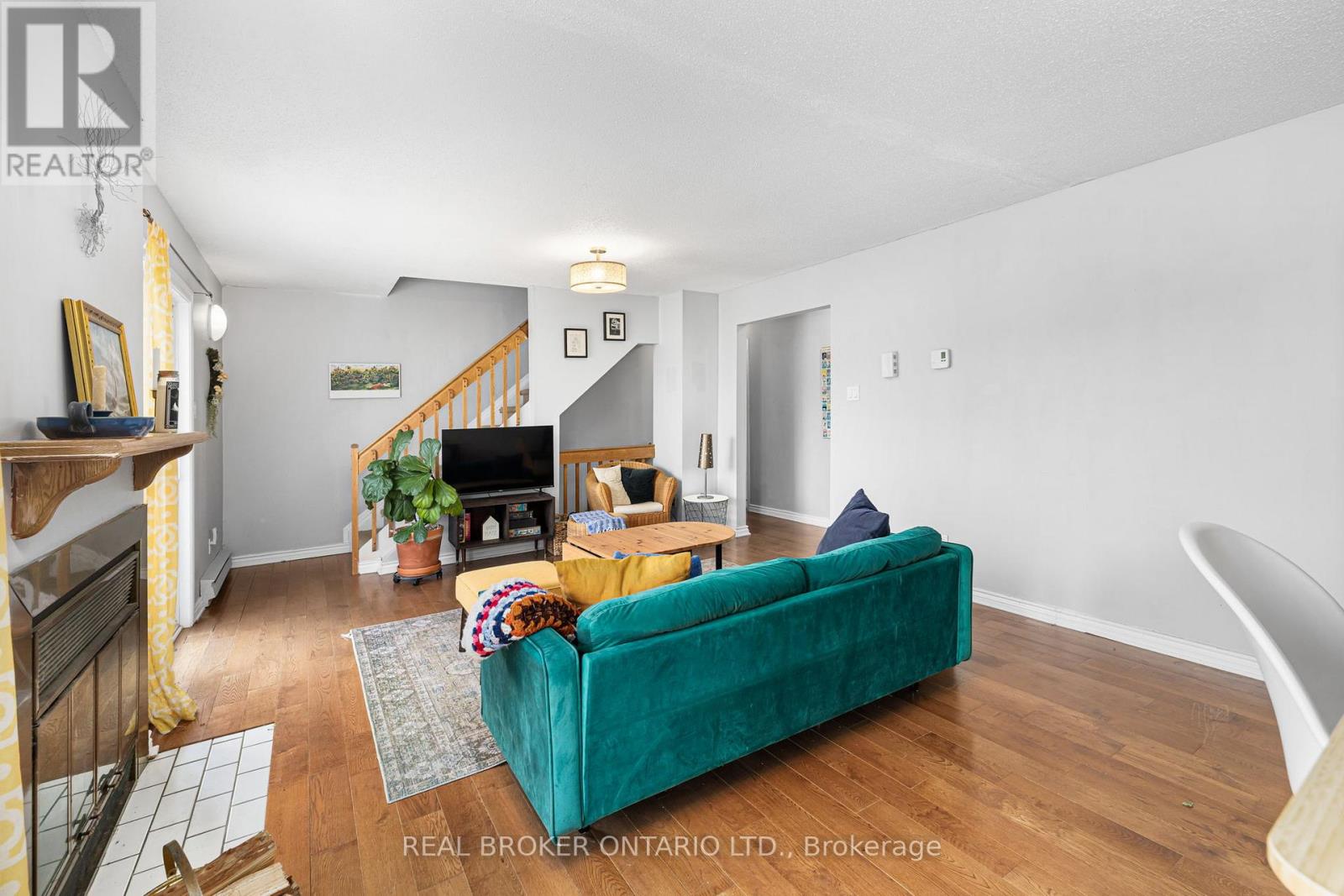 3 - 7 TIMBERVIEW WAY