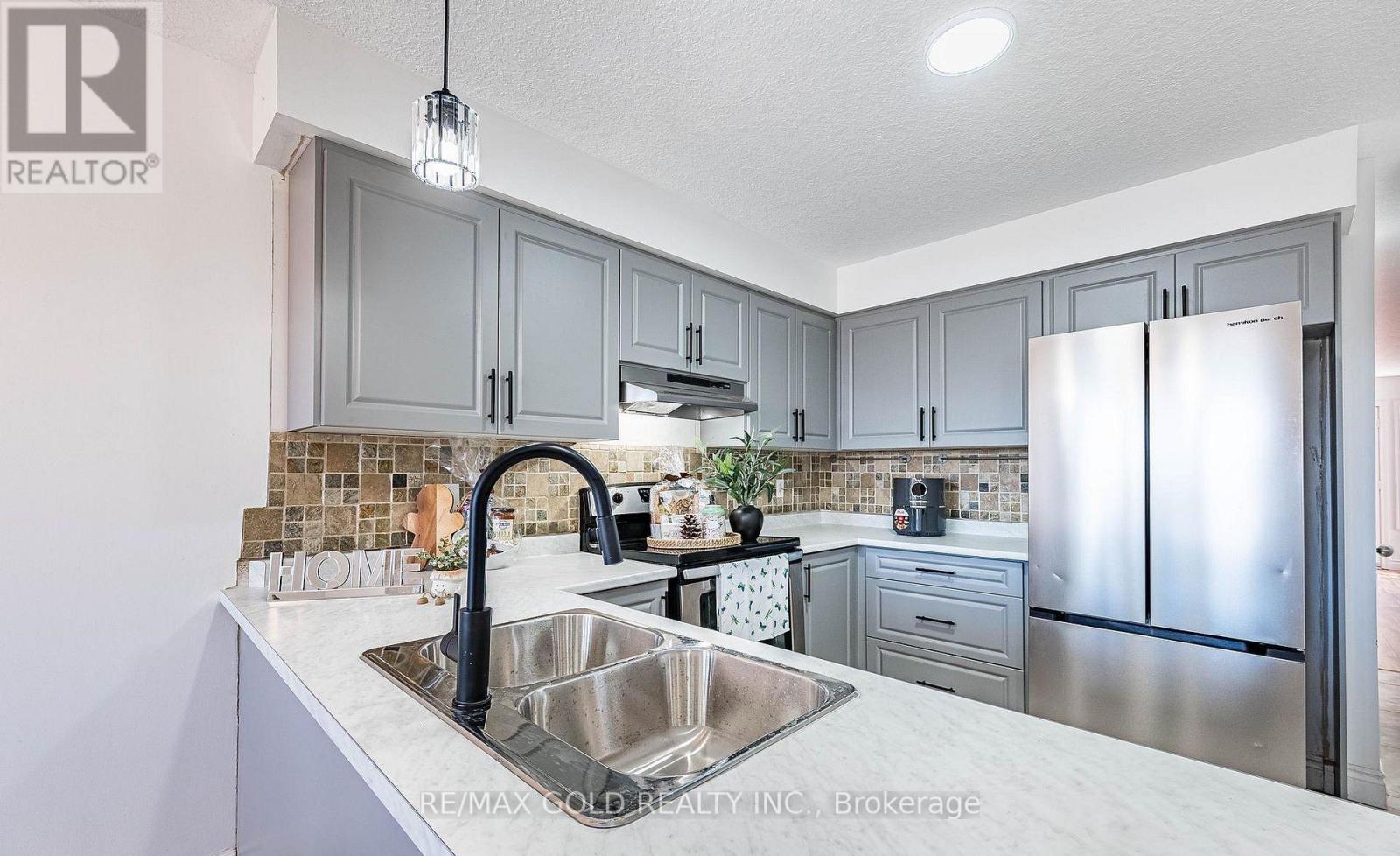 5A - 50 HOWE DRIVE