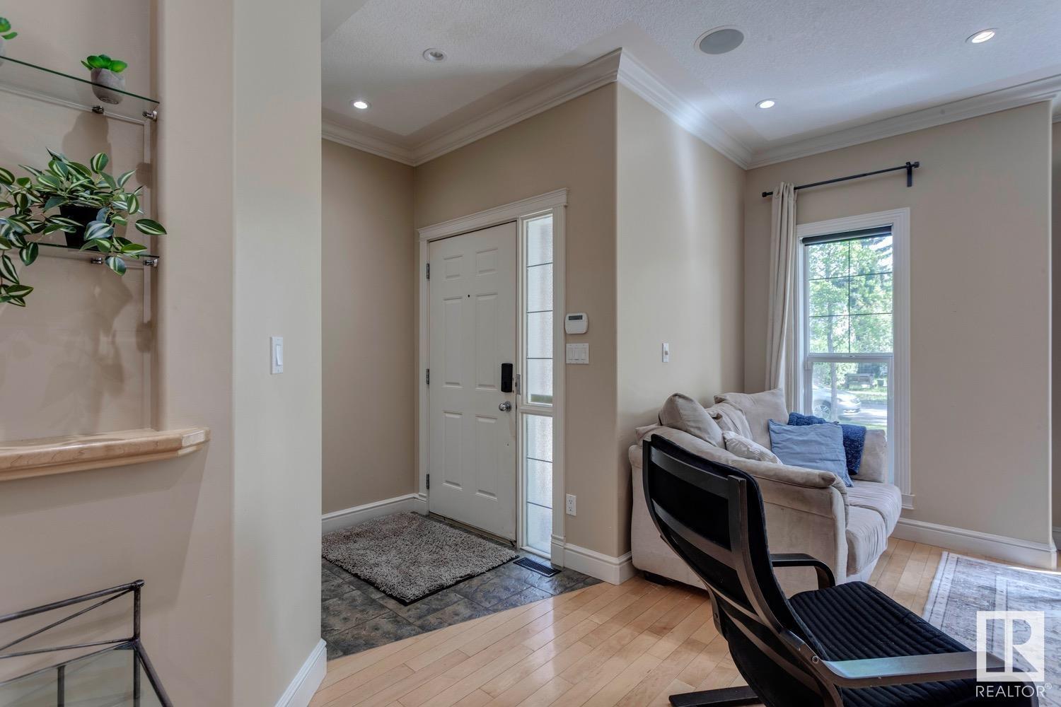 10816 64 AV NW