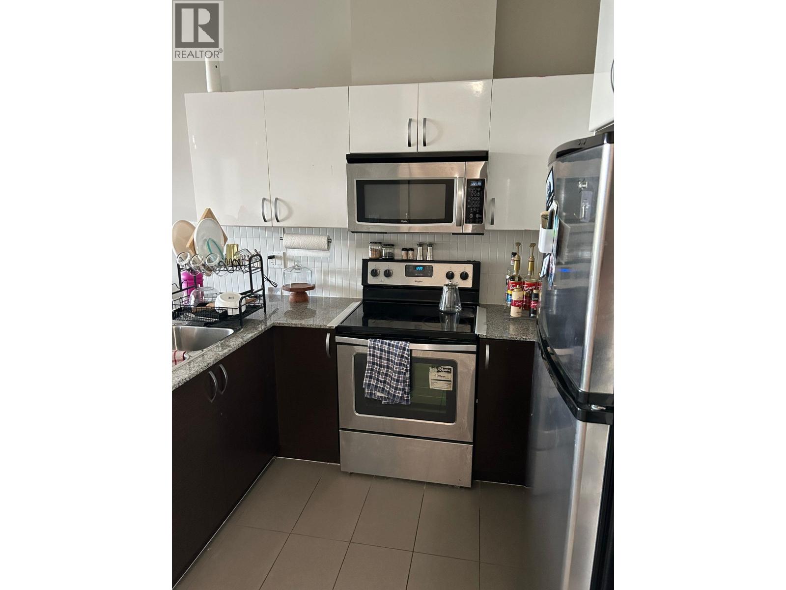 207 5605 HAMPTON PLACE