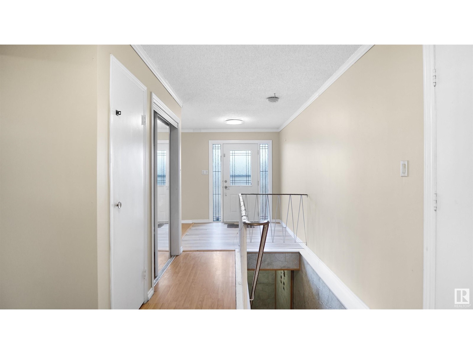 51 HAMILTON CR NW