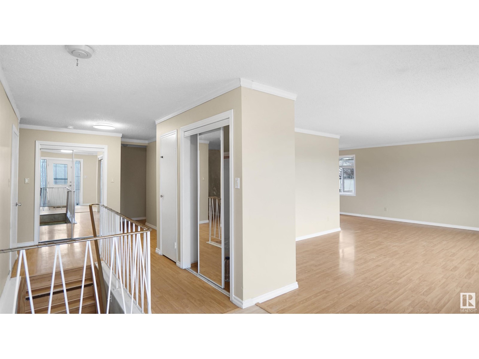51 HAMILTON CR NW