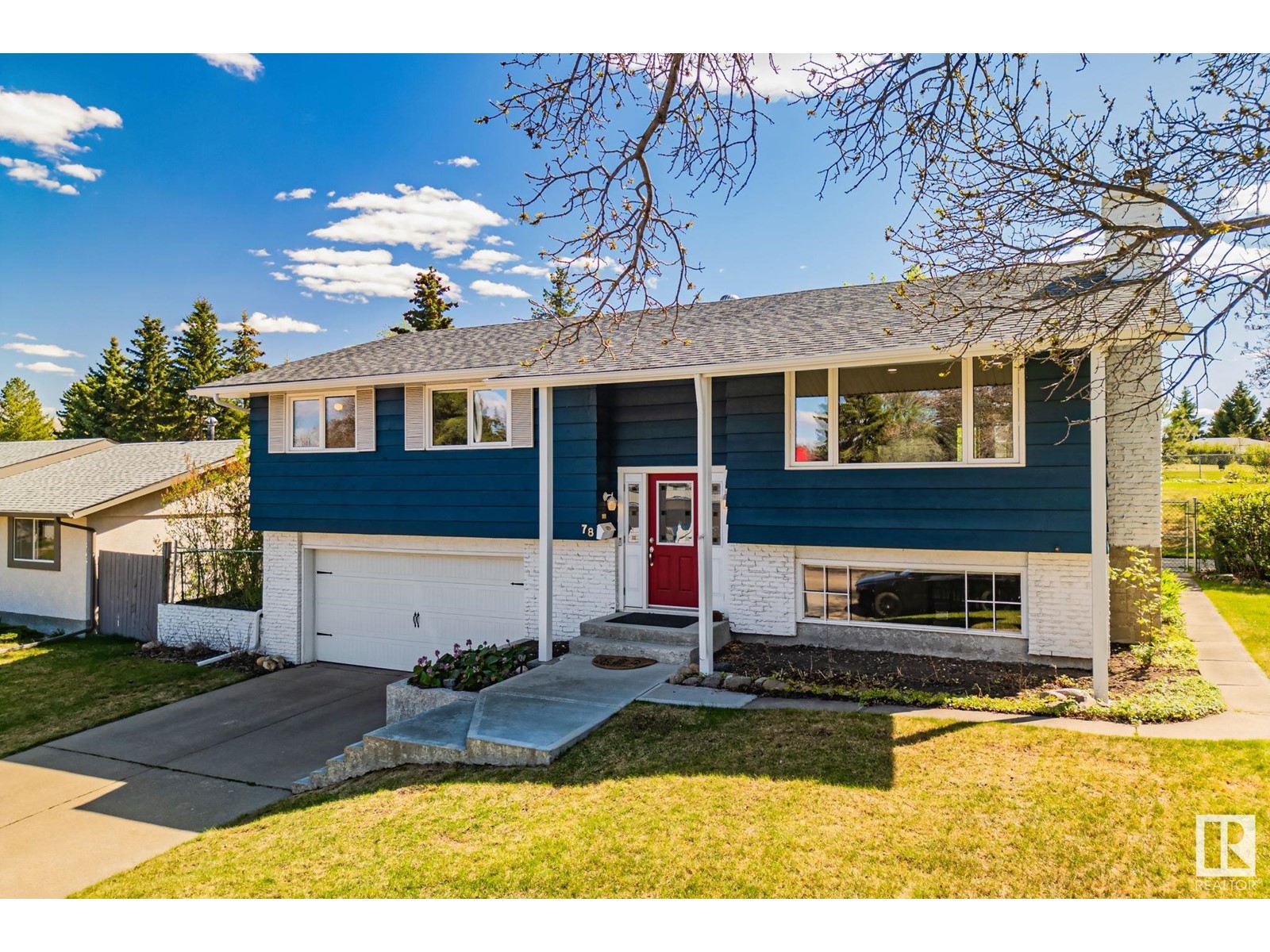 78 MANOR DR