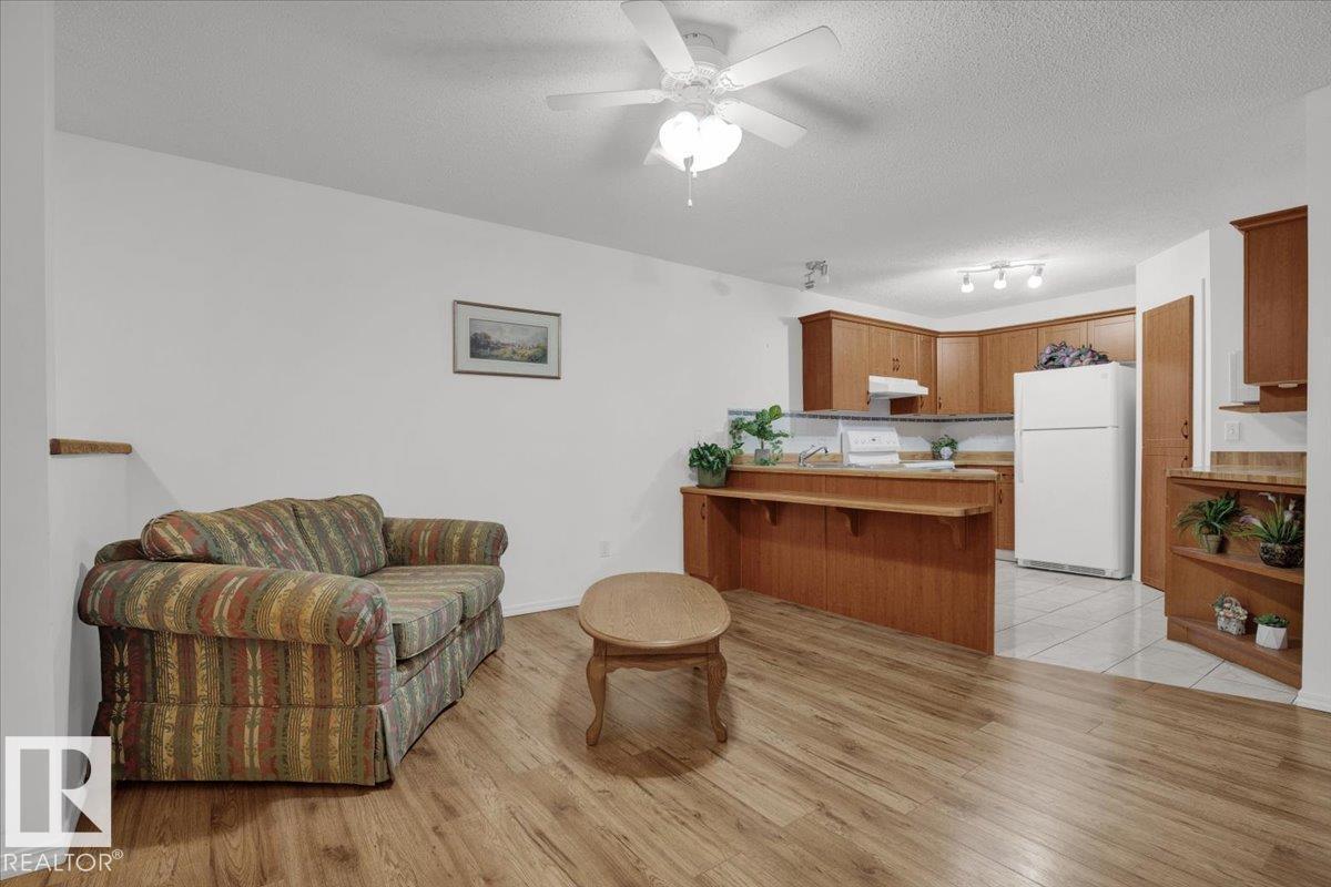 #215 45 GERVAIS RD