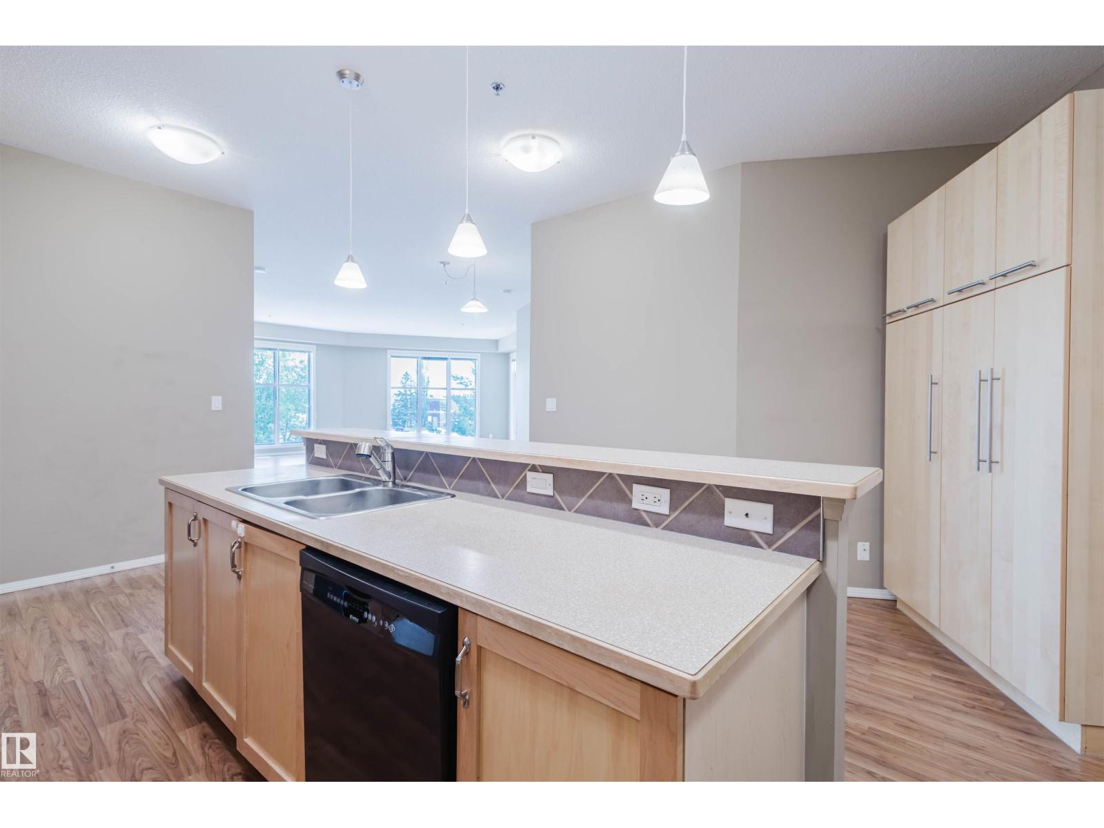 #223 4831 104A ST NW