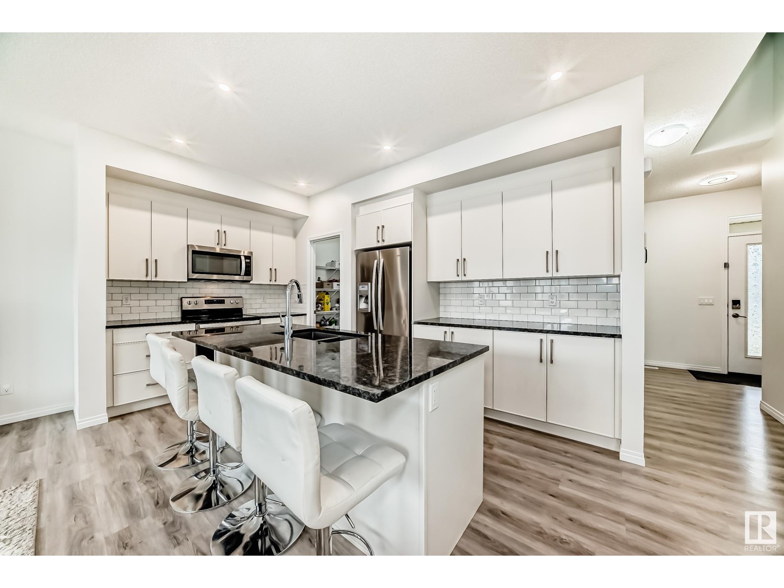 3608 6 AV SW