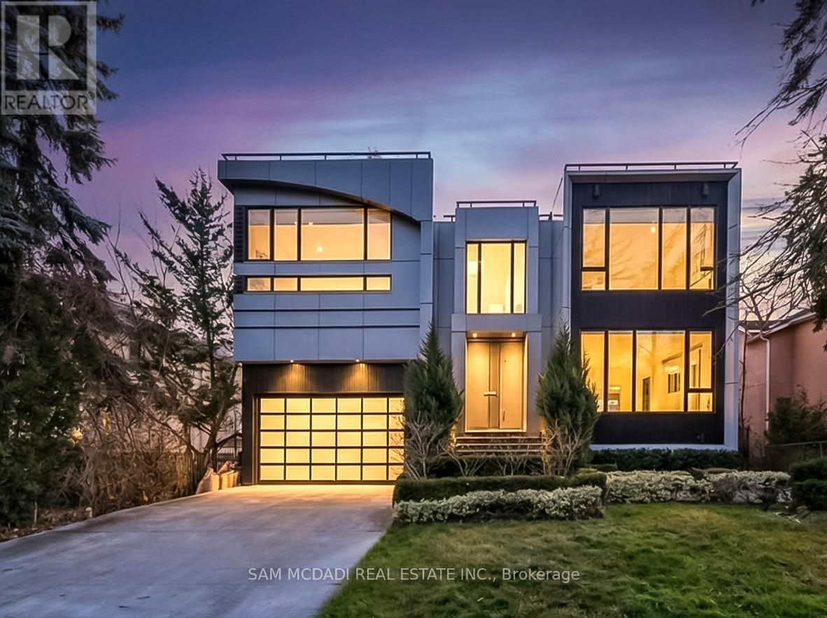 67 LAKE PROMENADE