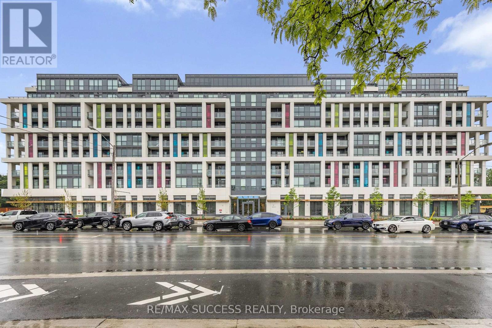 718 - 181 SHEPPARD AVENUE E