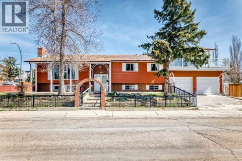 451 Huntbourne Hill NE Calgary AB T2K5G7