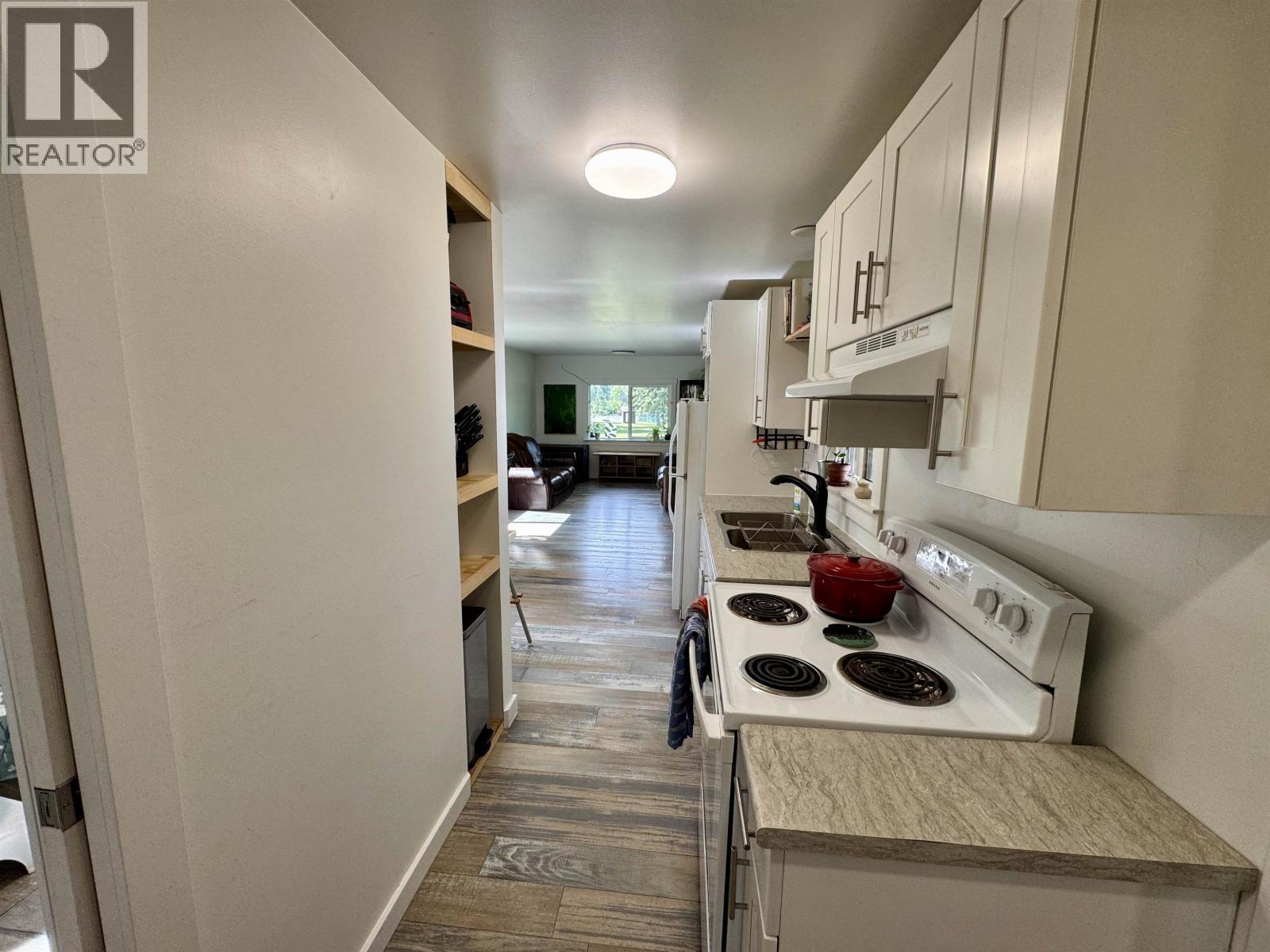 21 9265 GEORGE FRONTAGE ROAD