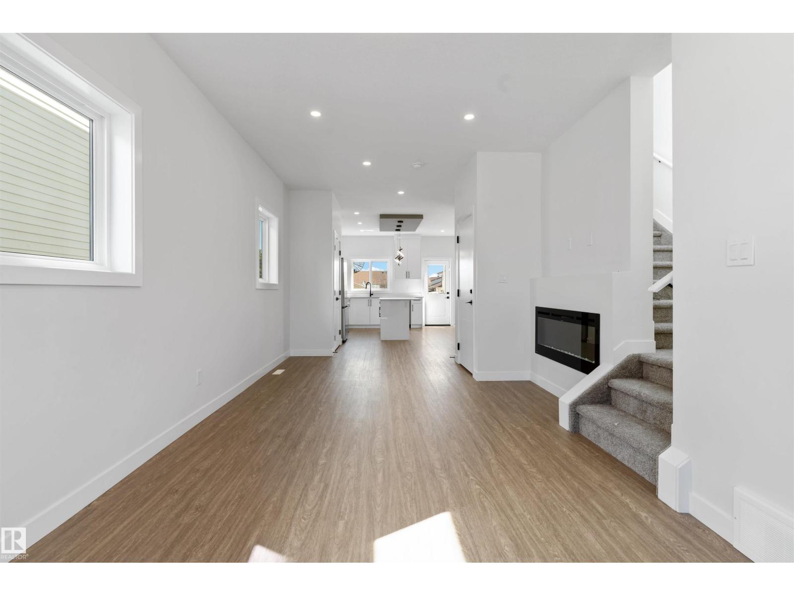 12427 47 ST NW