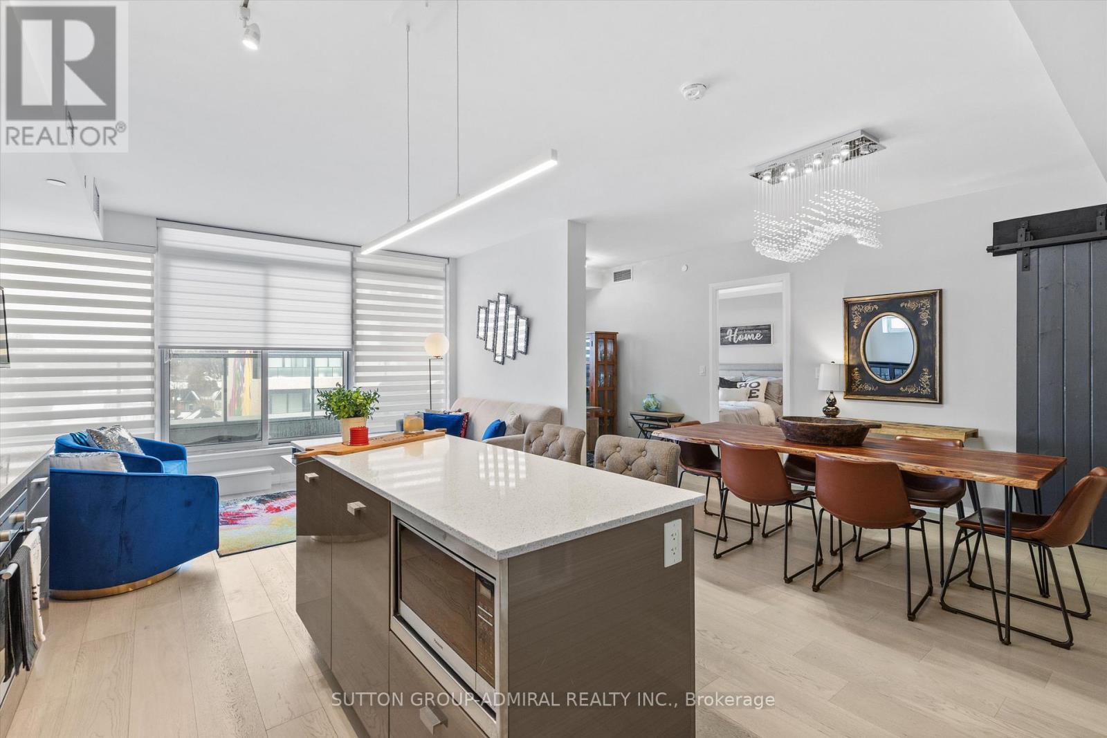 614 - 835 ST CLAIR AVENUE