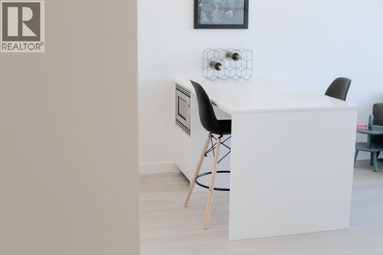 4001 6537 TELFORD AVENUE