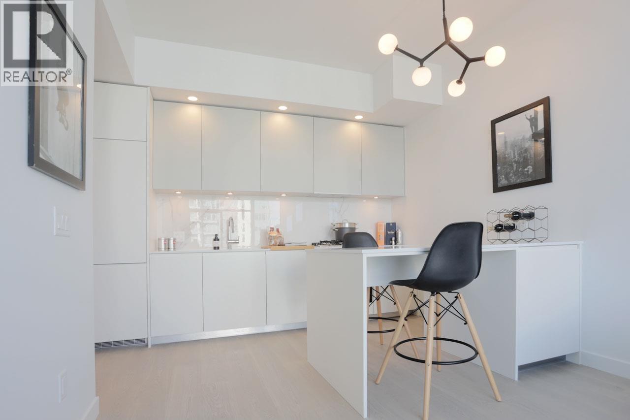 4001 6537 TELFORD AVENUE