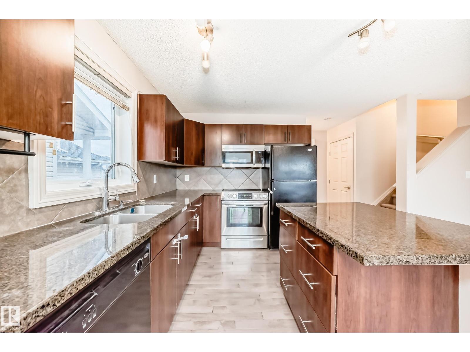 1285 CUNNINGHAM DR SW