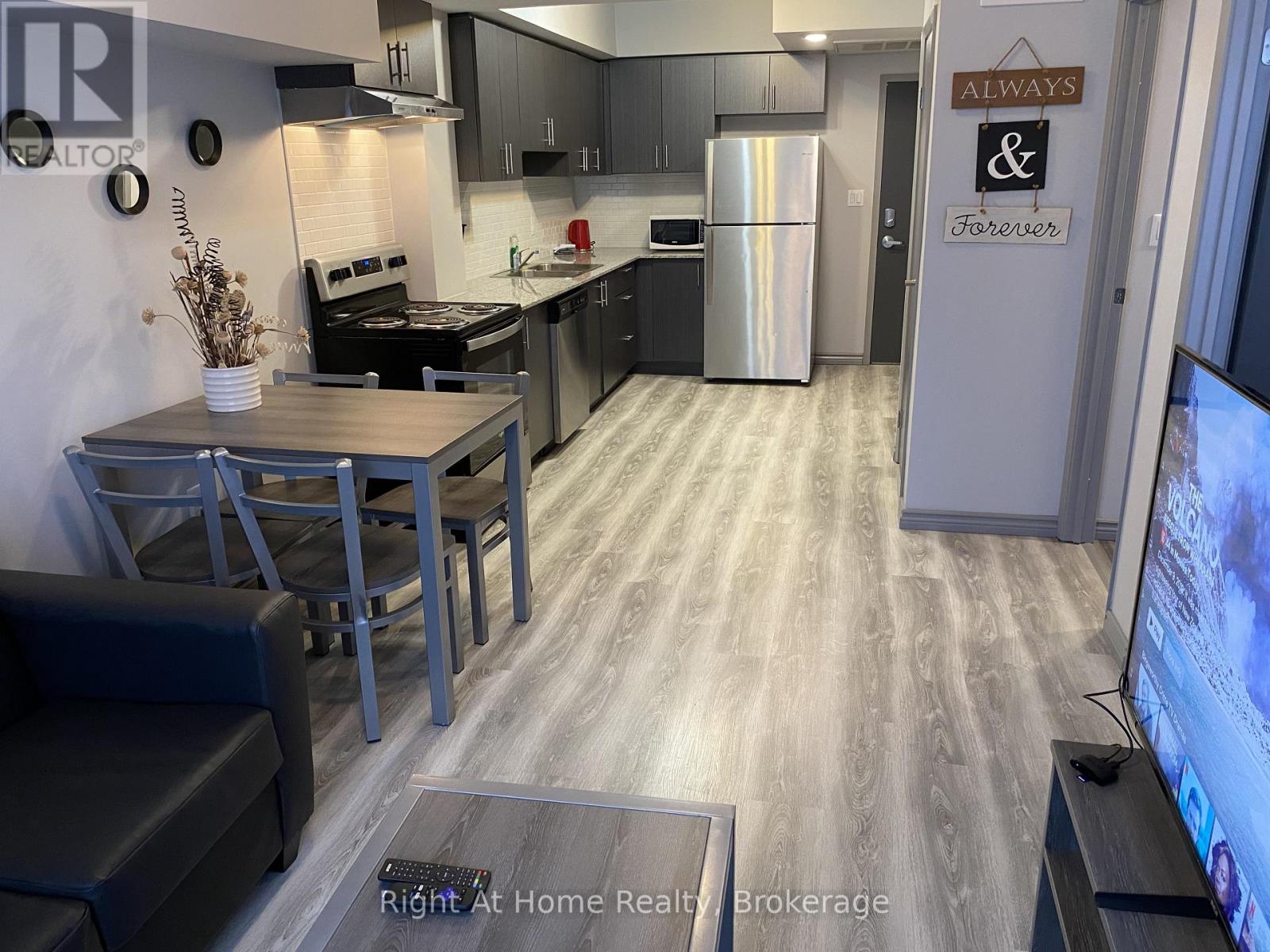 F202 - 275 LARCH STREET