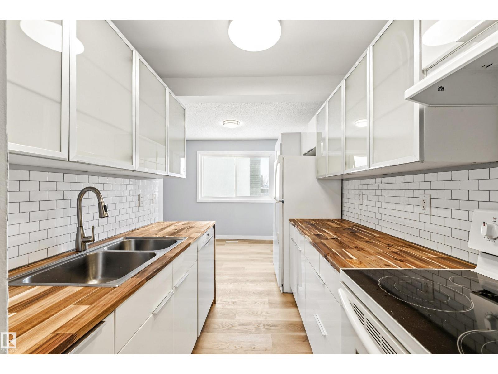 655 ABBOTTSFIELD RD NW