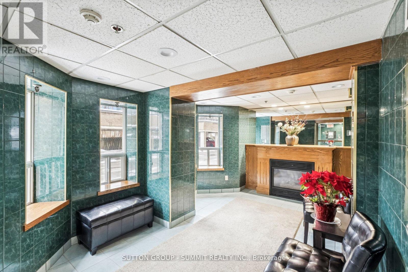 401 - 281 BRISTOL STREET