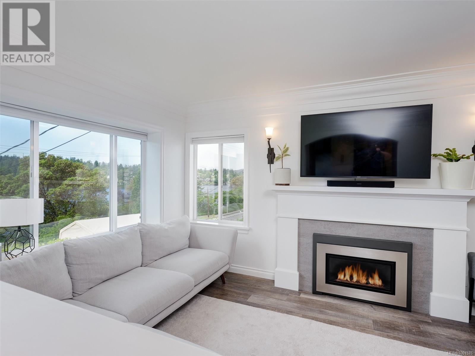 354 Gorge Rd W
