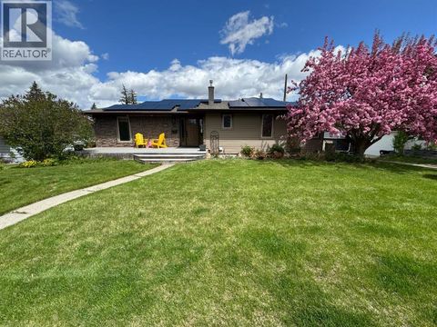 4712 Grove Hill Road SW Calgary AB T3E4G2