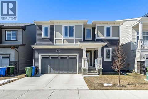 33 Carringham Heights NW Calgary AB T3P1V9