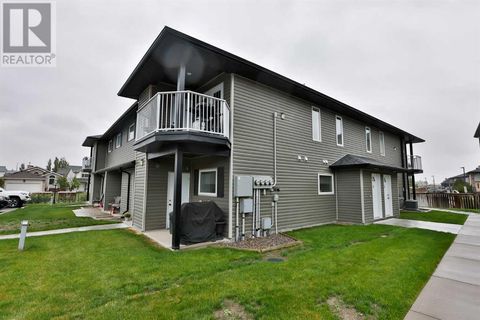 5, 758 Heritage Boulevard W Lethbridge AB T1K7Z5