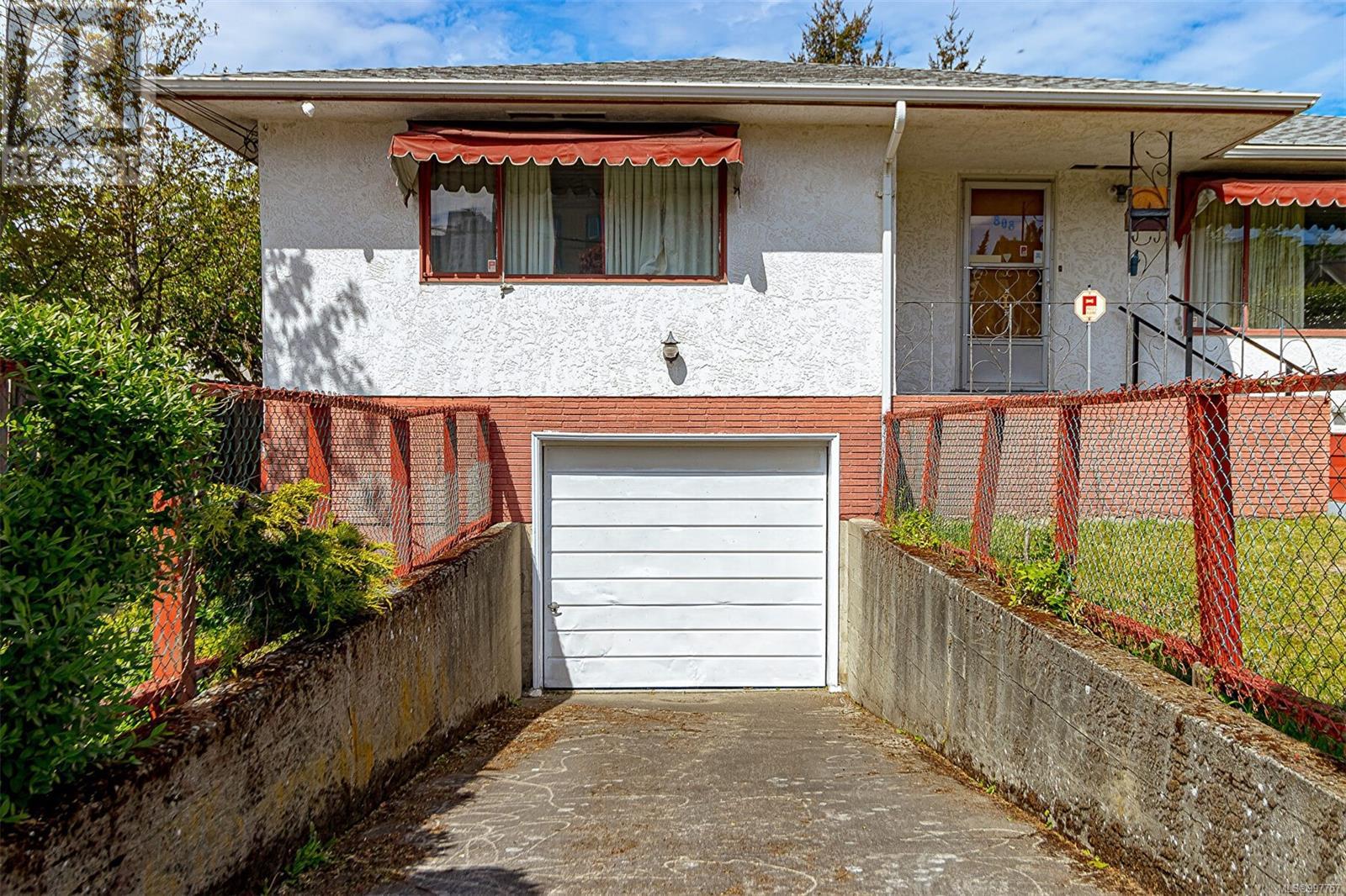 808 Princess Ave
