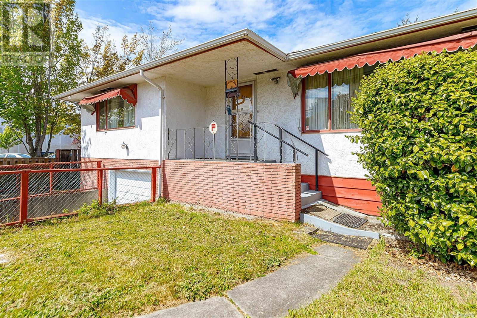 808 Princess Ave