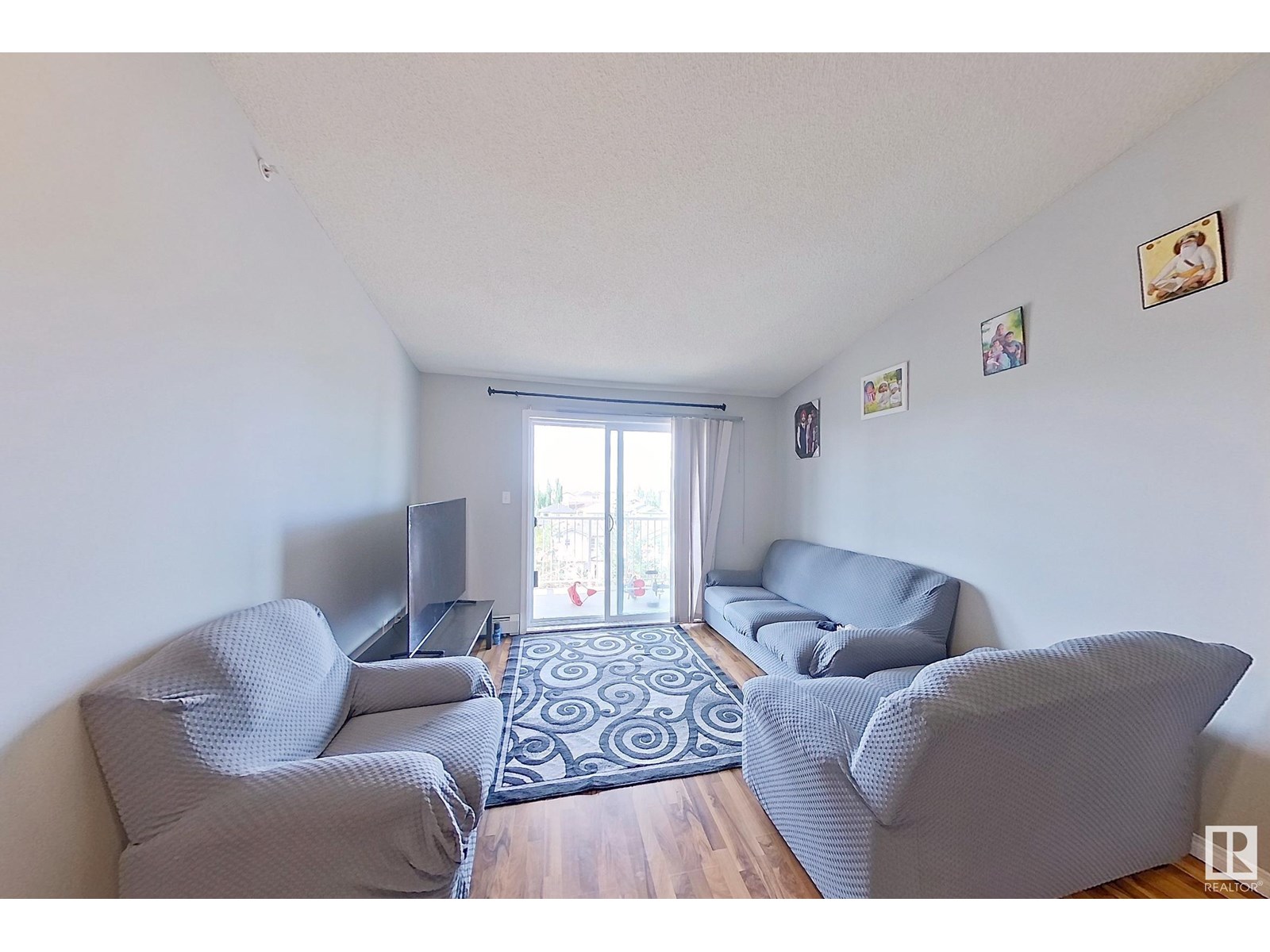 #418 3425 19 ST NW