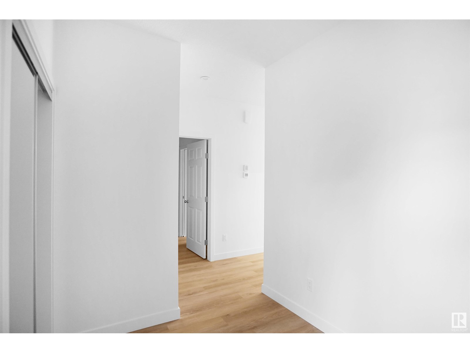 3412 122 ST SW
