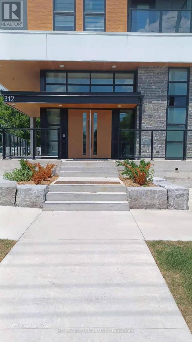 516 - 312 ERB STREET W