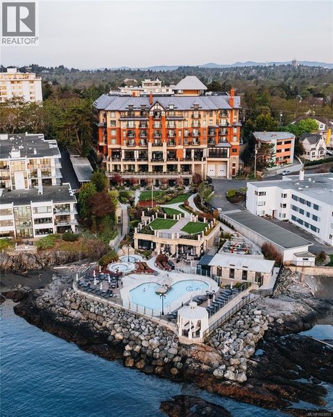 505 1175 Beach Dr Oak Bay BC V8S2N2
