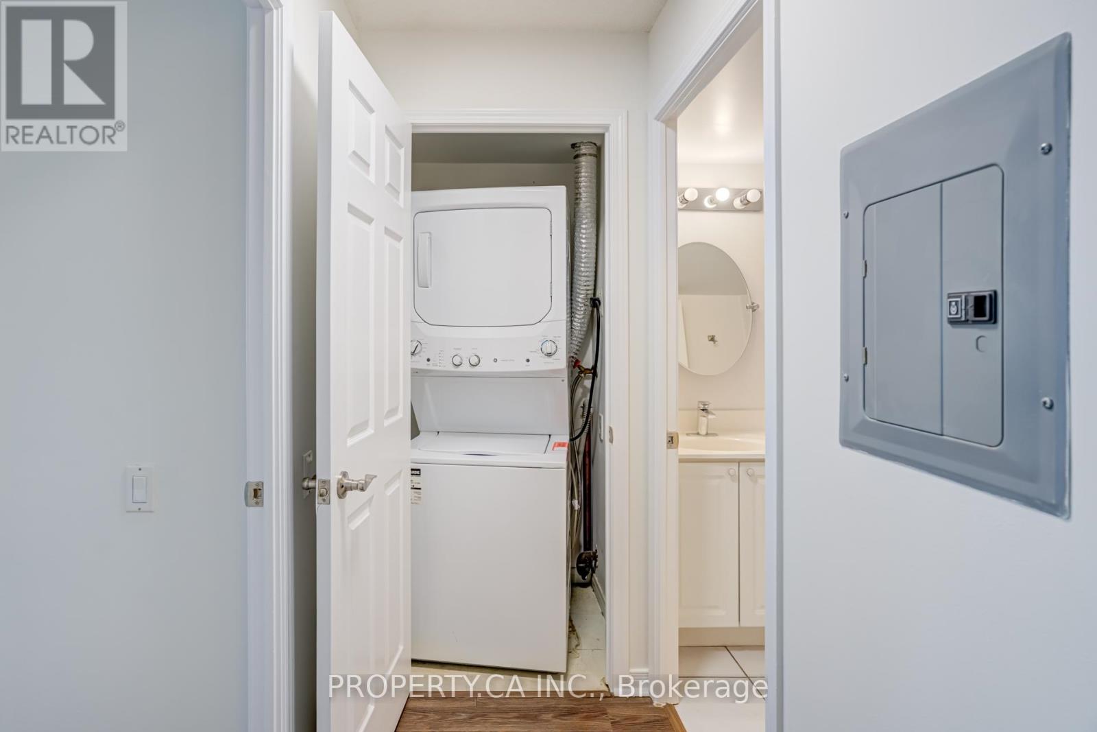 2309 - 8 HILLCREST AVENUE