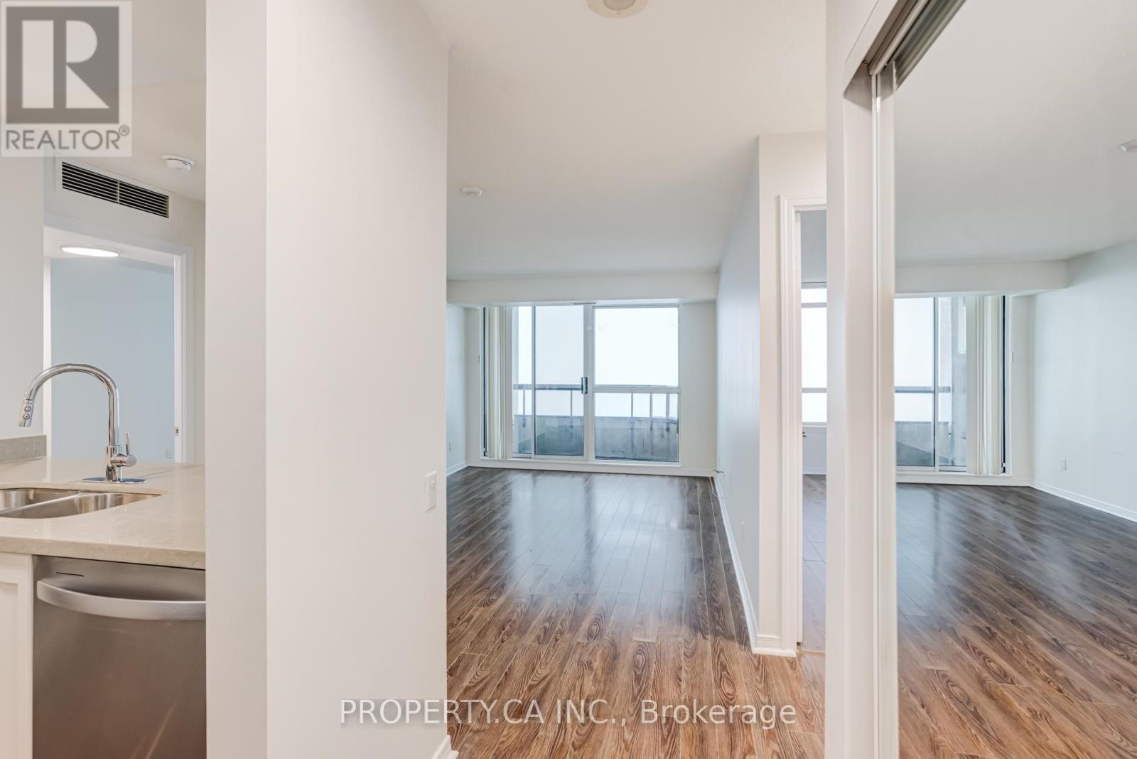 2309 - 8 HILLCREST AVENUE