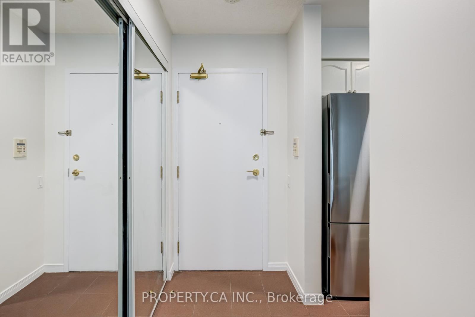 2309 - 8 HILLCREST AVENUE