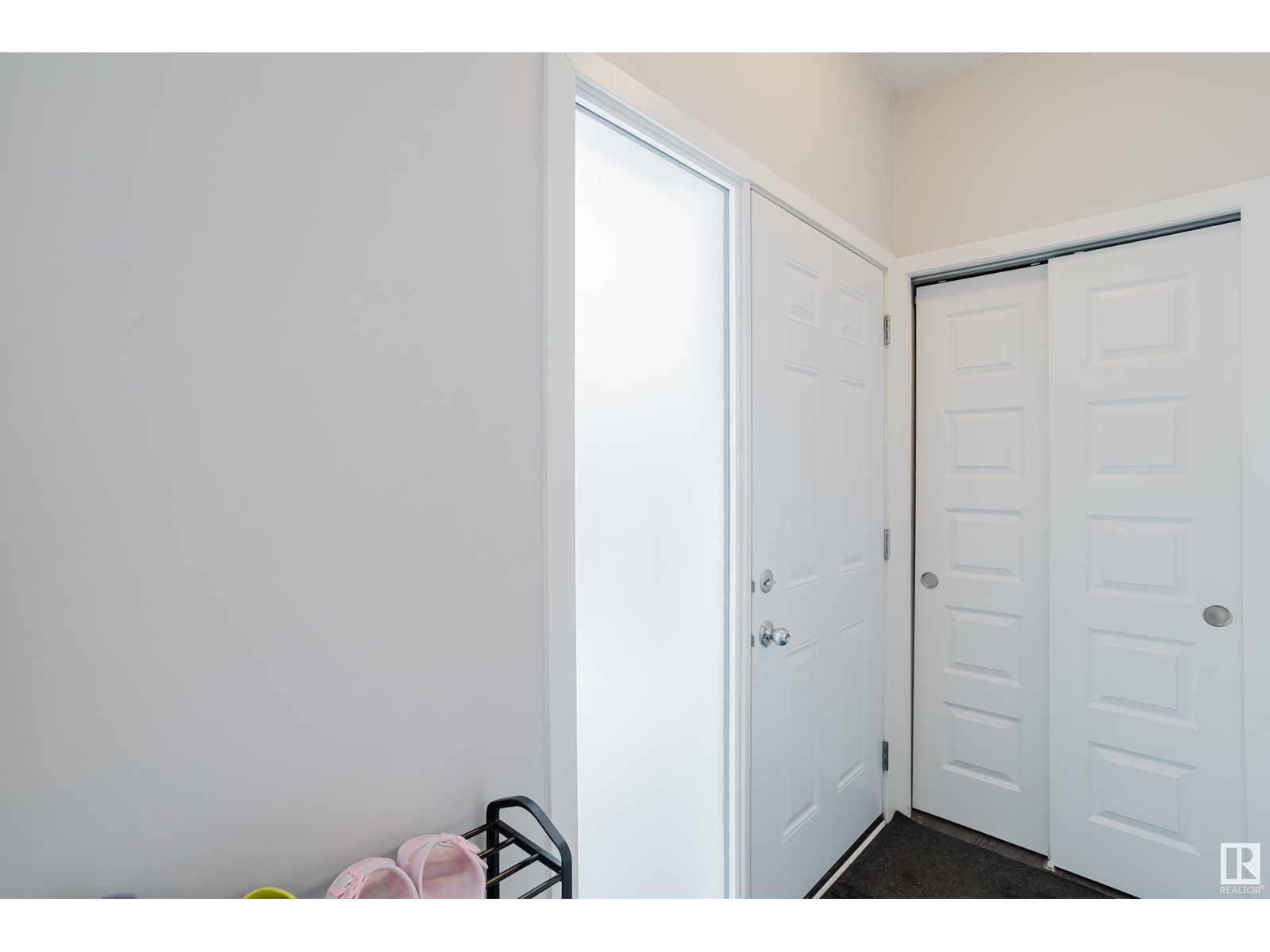 8123- 8125 83 AV NW