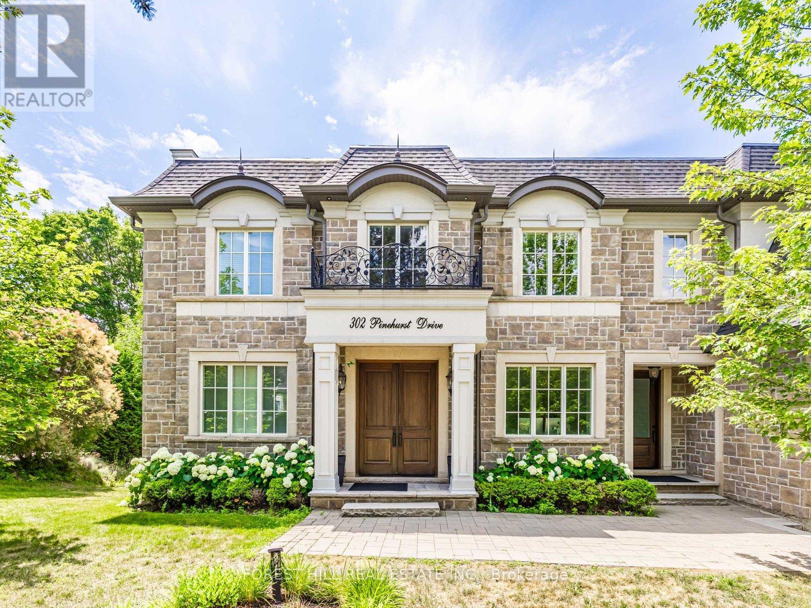 302 PINEHURST DRIVE W