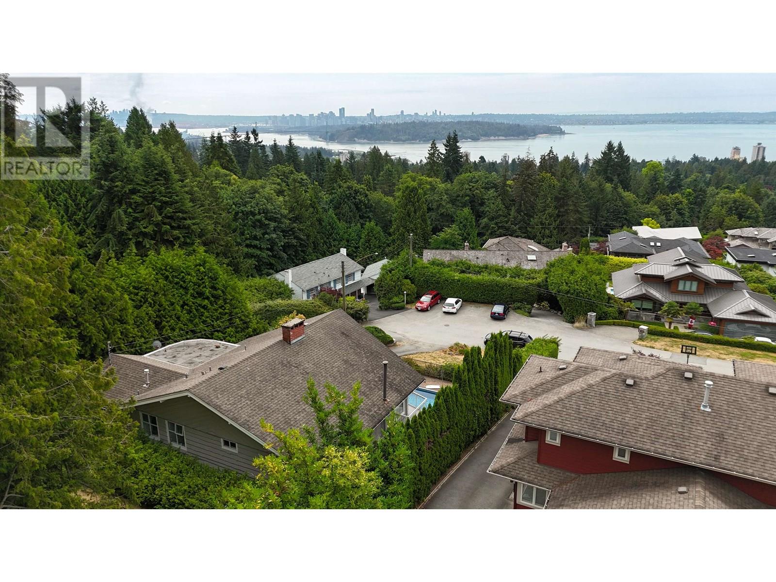 1725 ROSEBERY AVENUE