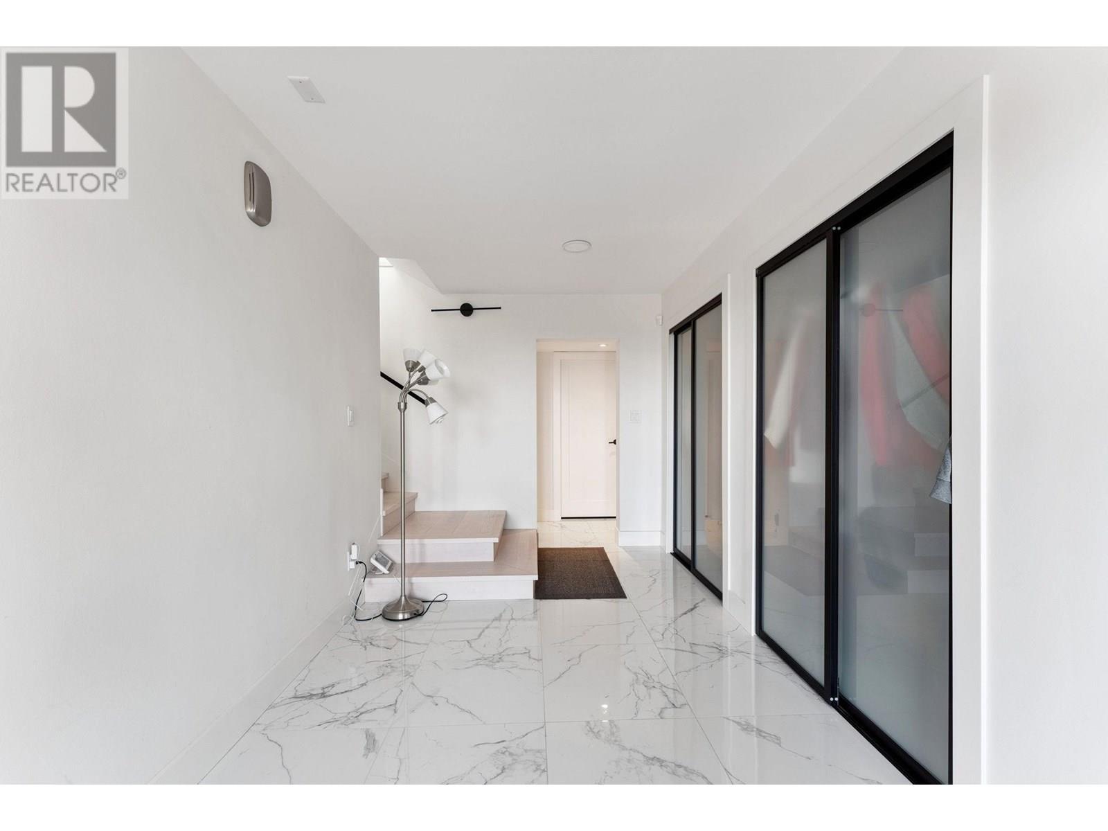 1725 ROSEBERY AVENUE