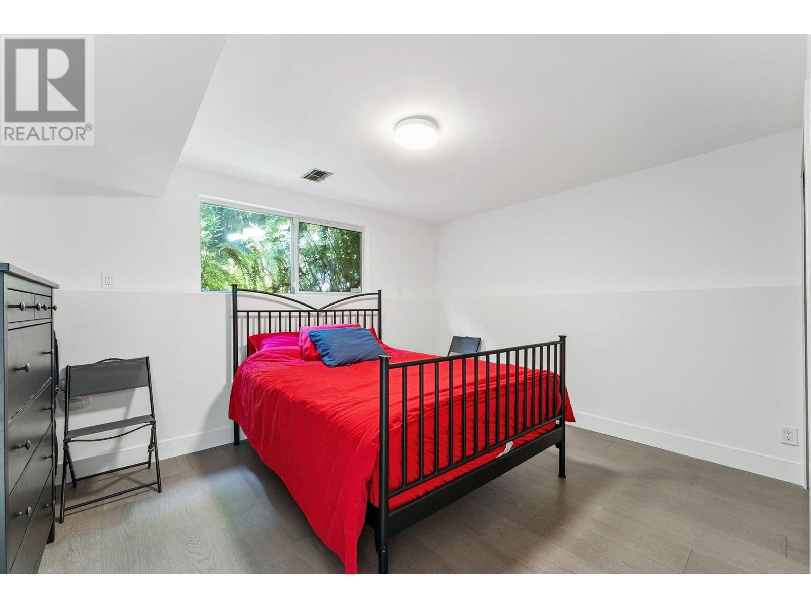 1725 ROSEBERY AVENUE