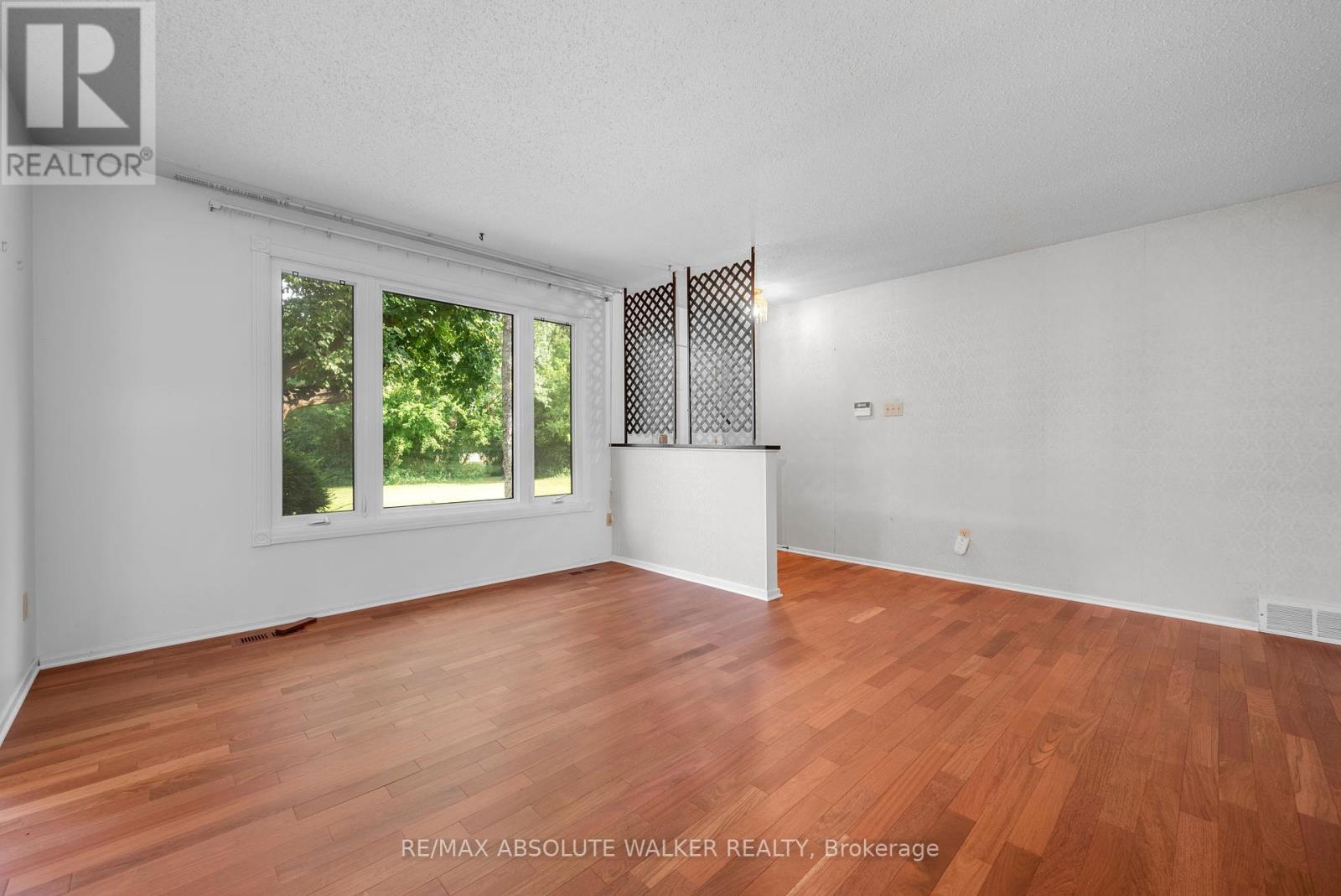 1439 METZ CRESCENT