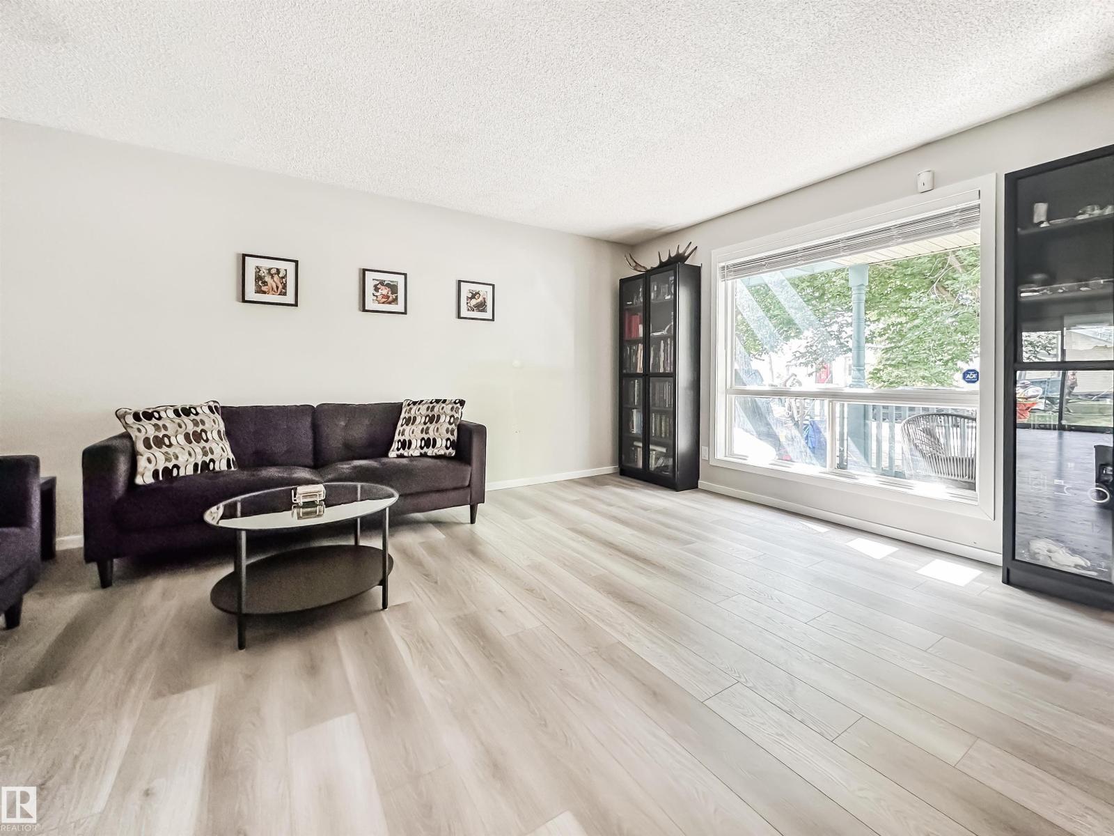 #26 10909 106 ST NW