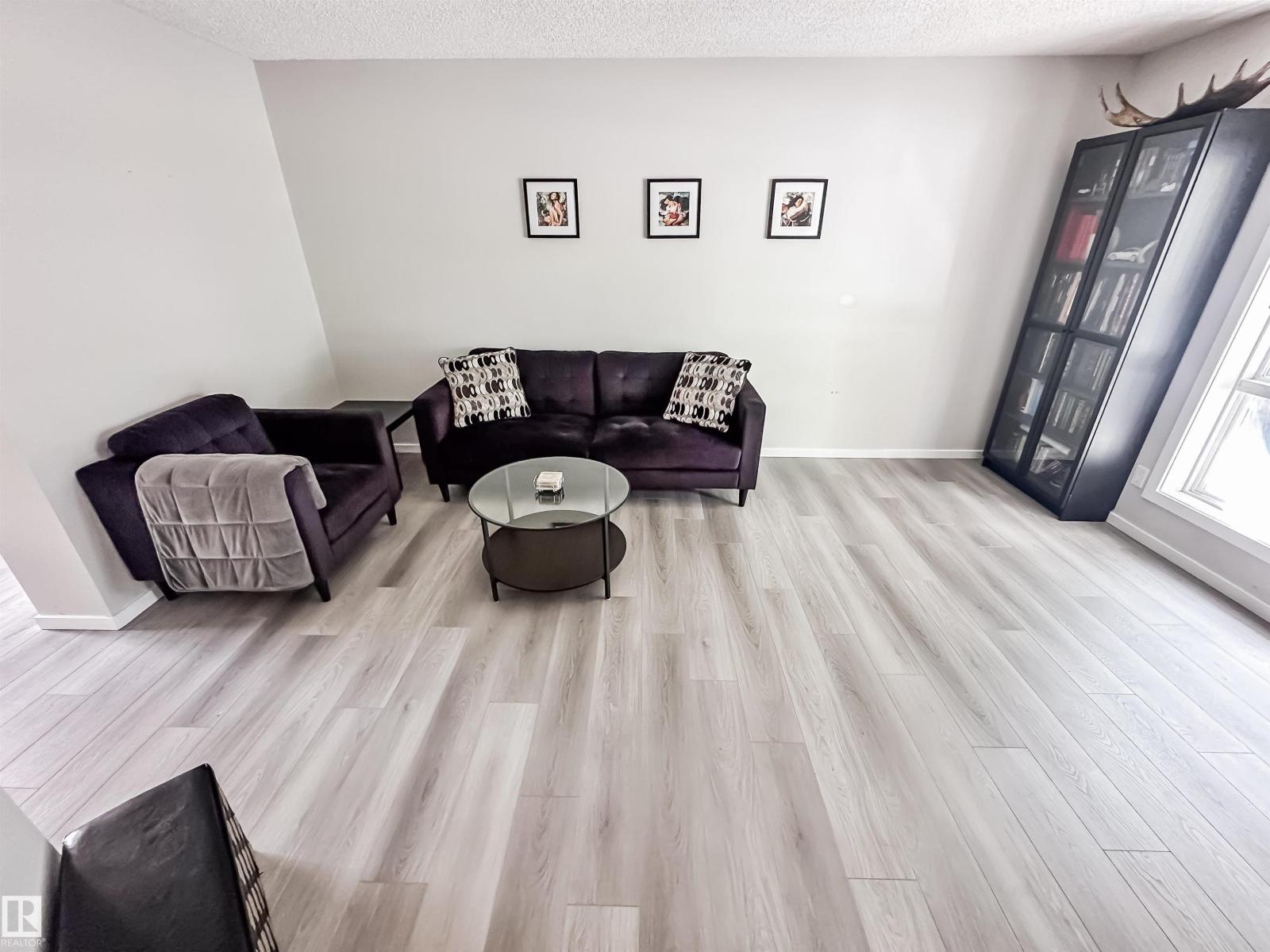 #26 10909 106 ST NW