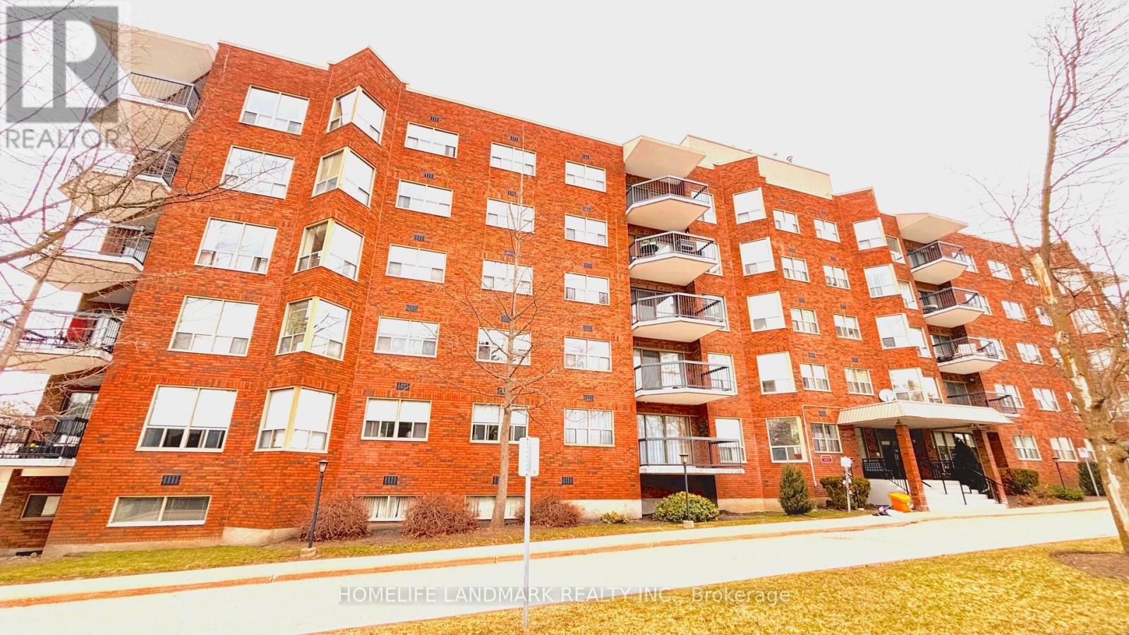 #207 - 300 KEATS WAY