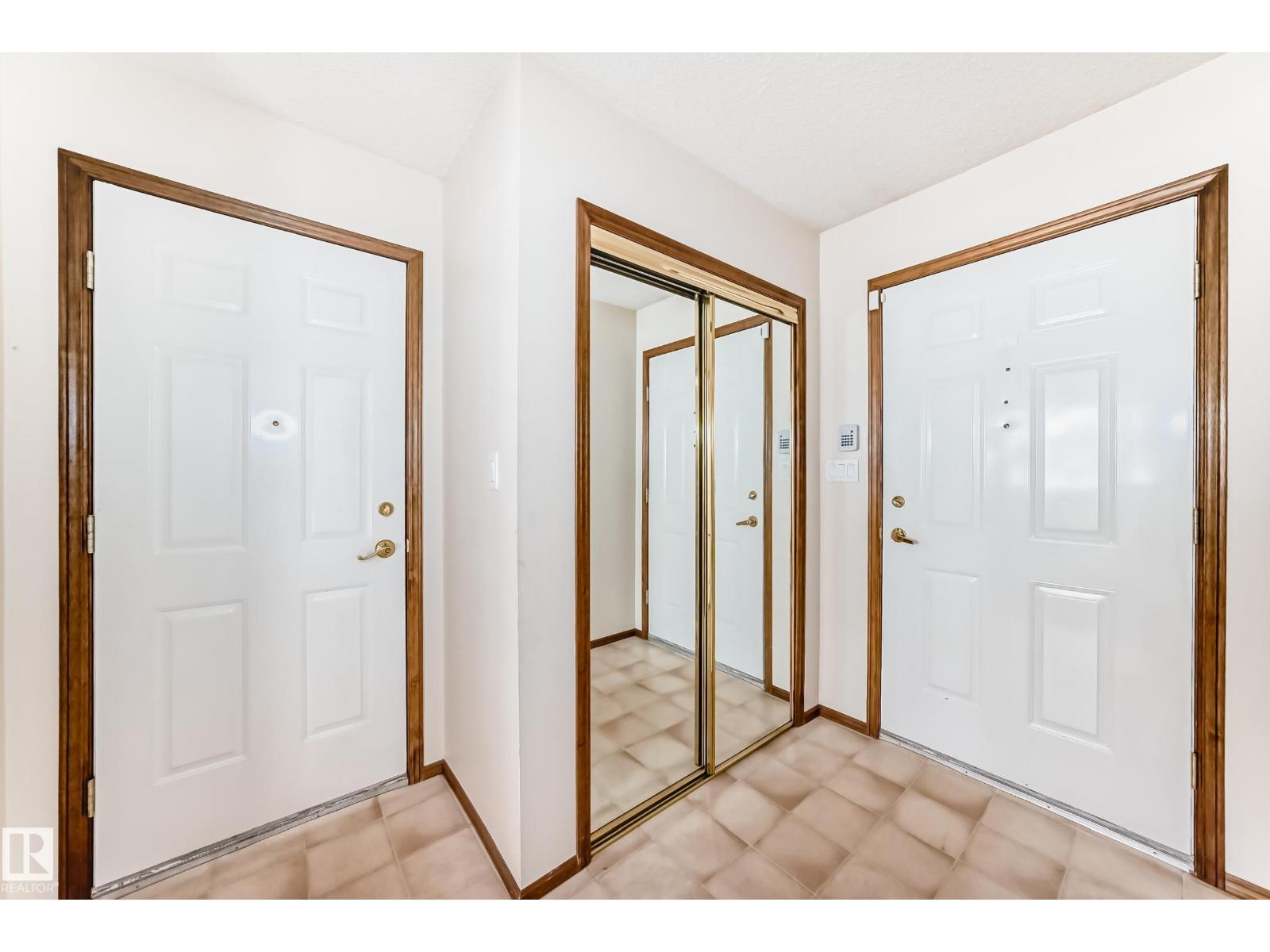 4815 32 AV NW