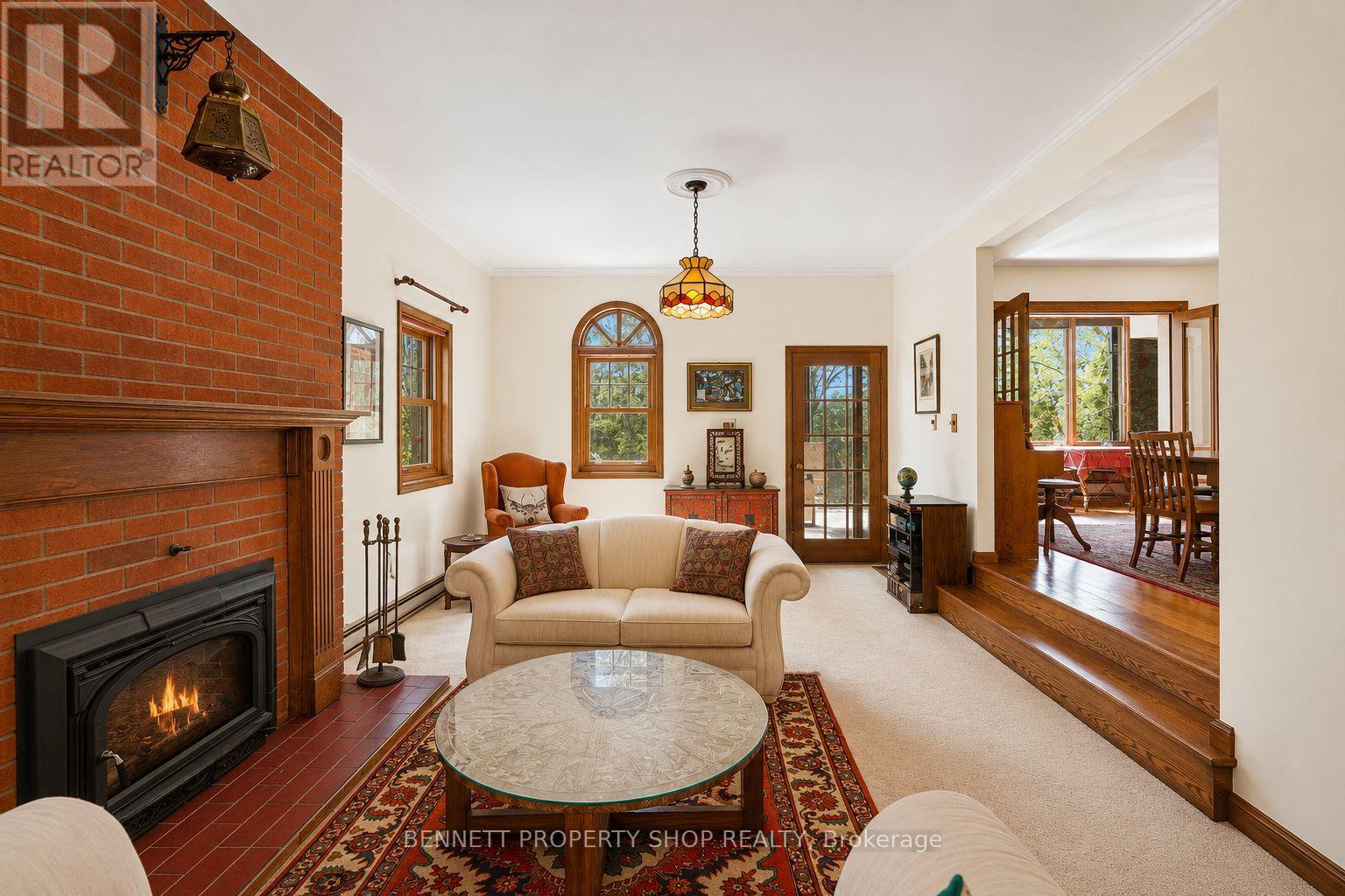 5696 MANOTICK MAIN STREET